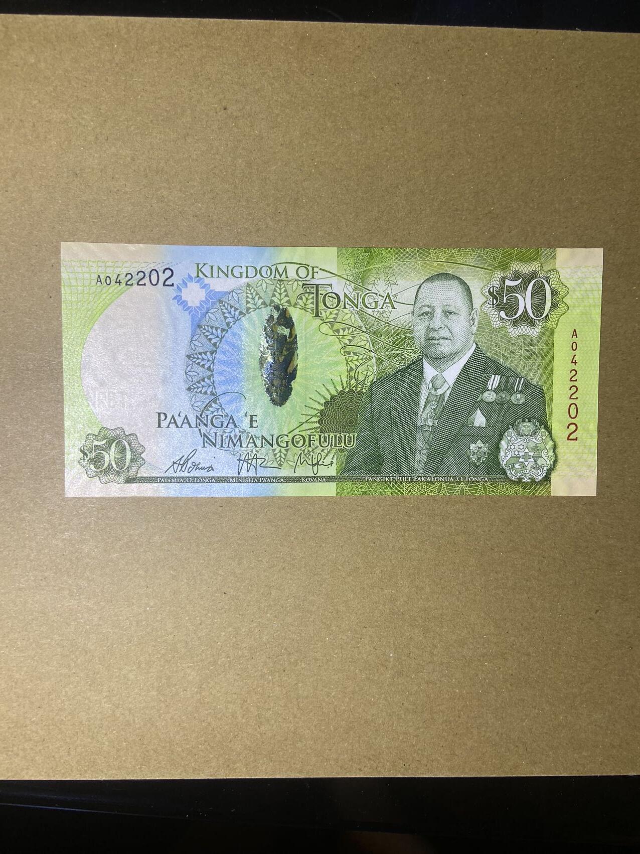 【炜奕收藏】，第十八期 汤加50潘加，UNC品相，A冠号码全偶数