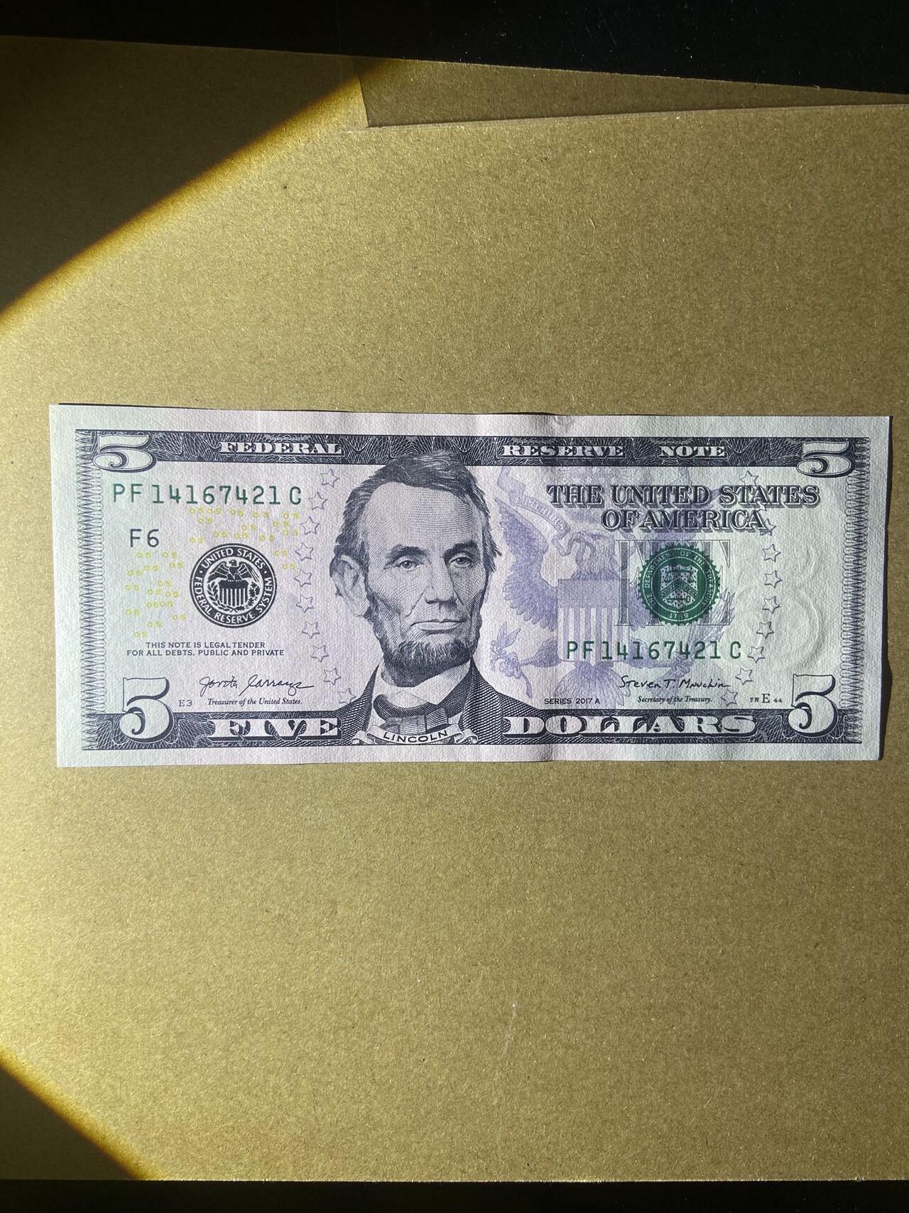 【炜奕收藏】，第十八期 5美元，UNC-品相，轻微软折