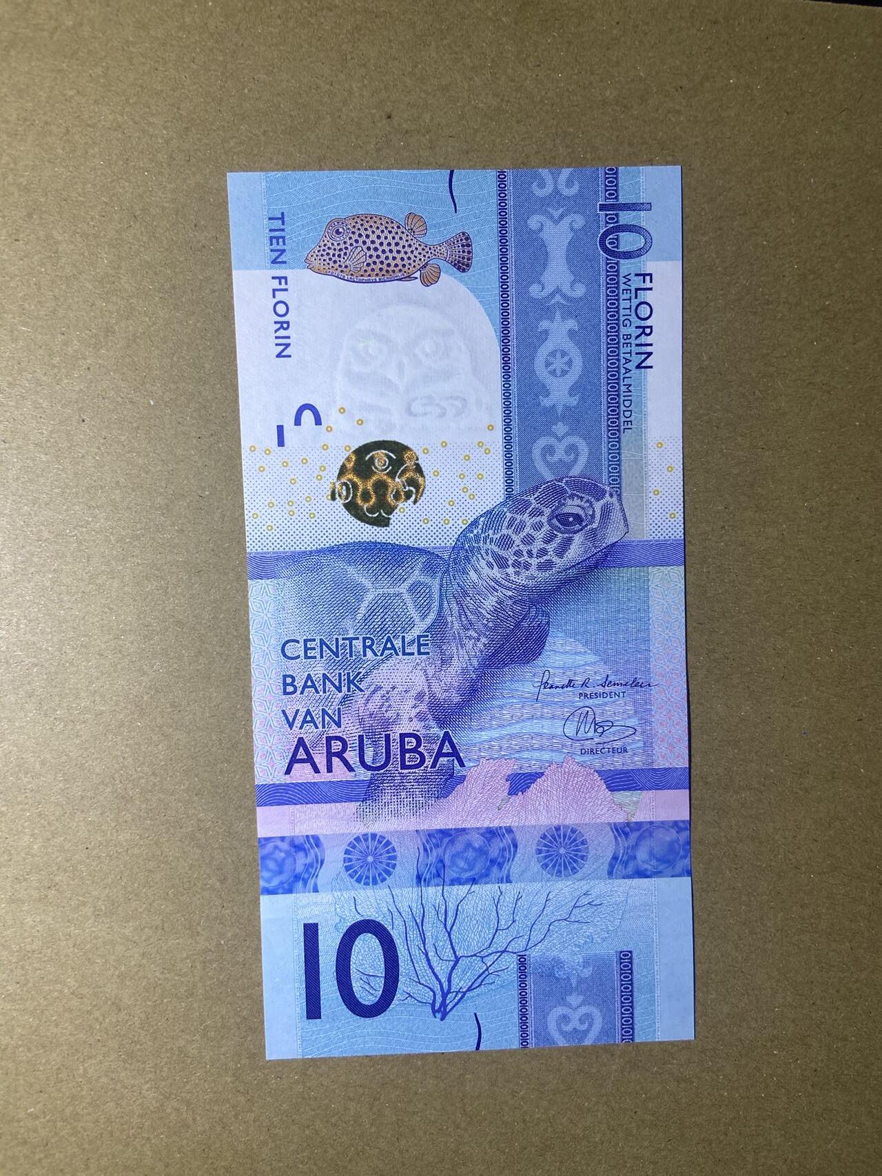 【炜奕收藏】，第十八期 荷属阿鲁巴10佛洛林，UNC品相，豹子号