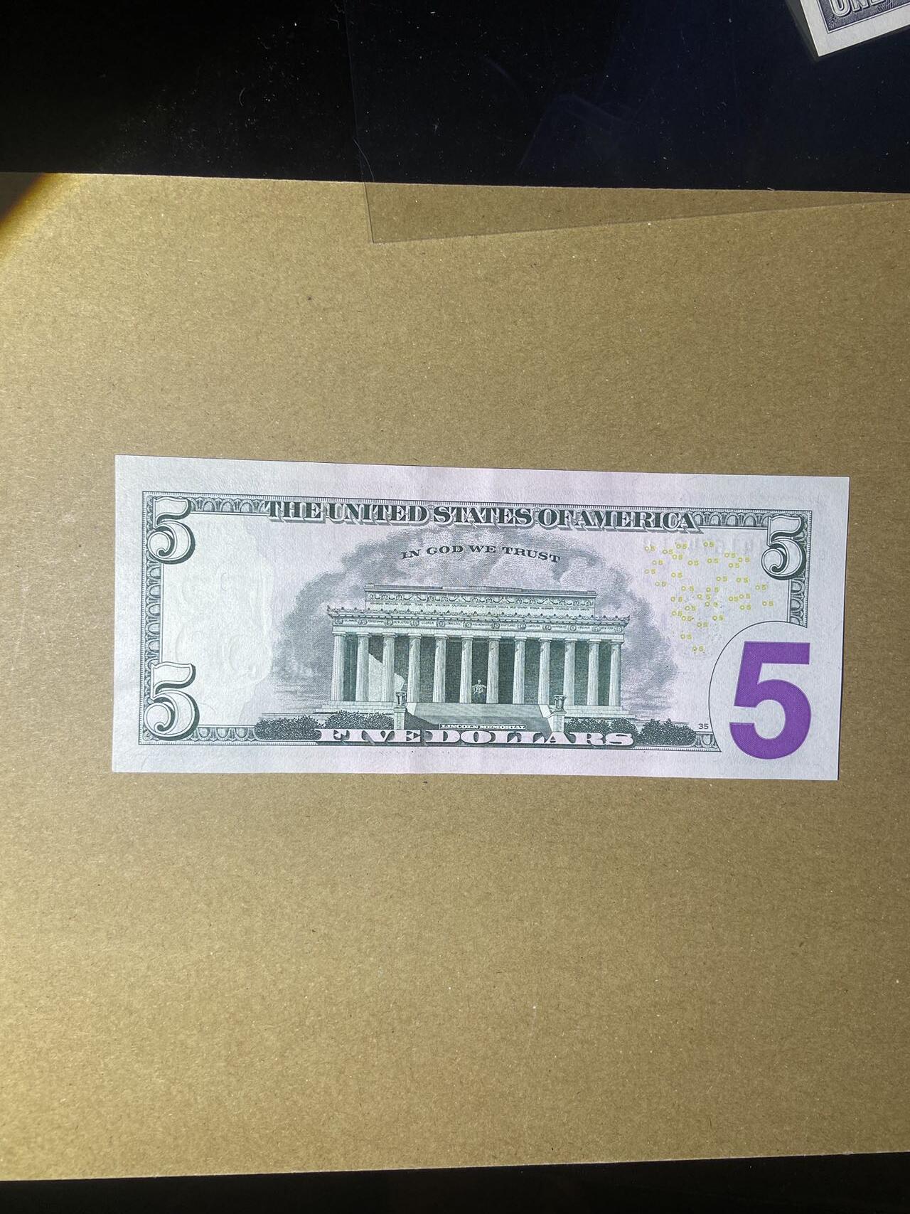【炜奕收藏】，第十八期 5美元，UNC-品相，轻微软折