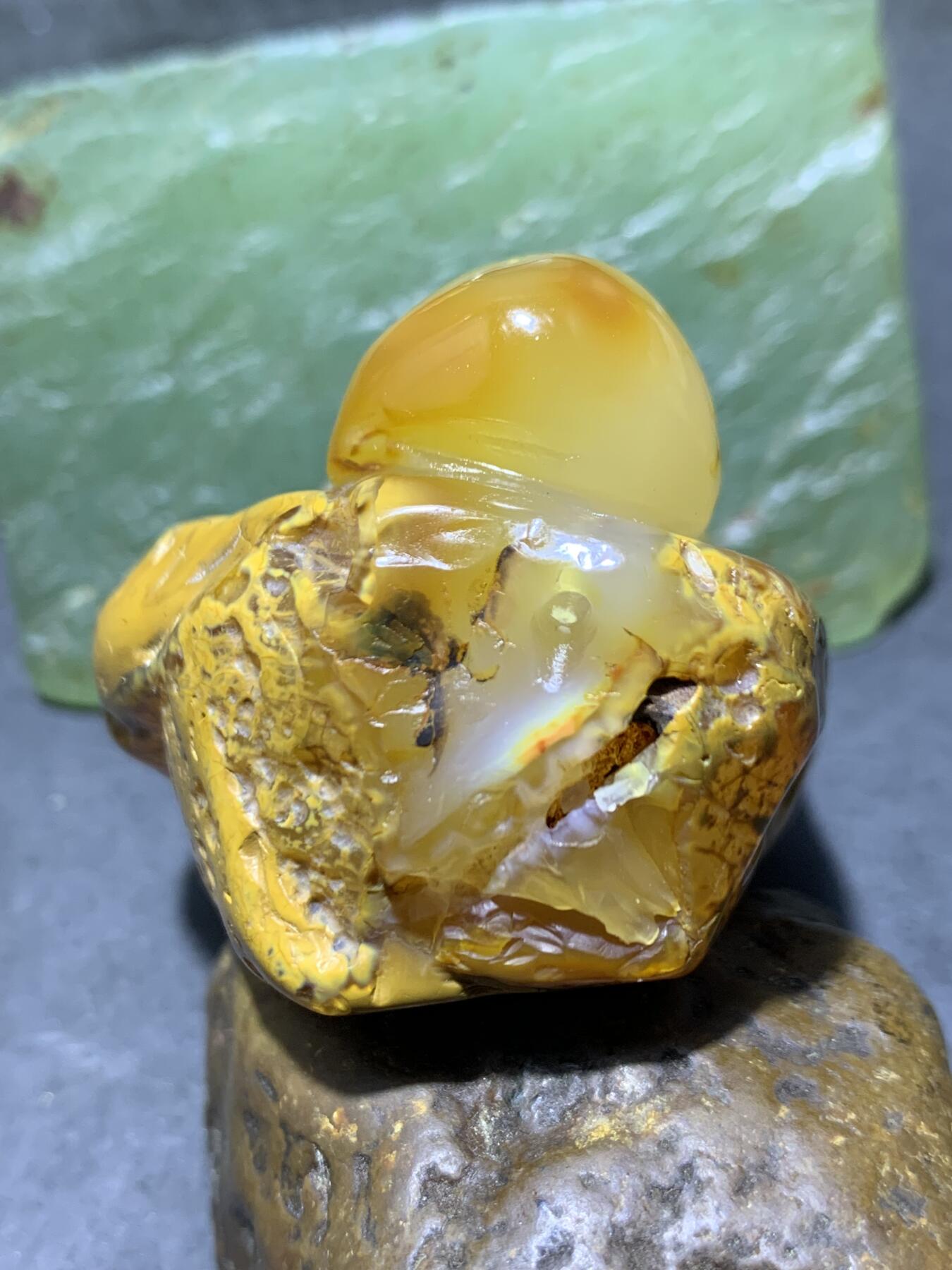 精美天然原皮马达加斯加玛瑙俏色巧雕鸿运当头寿星吊坠(把件)一个