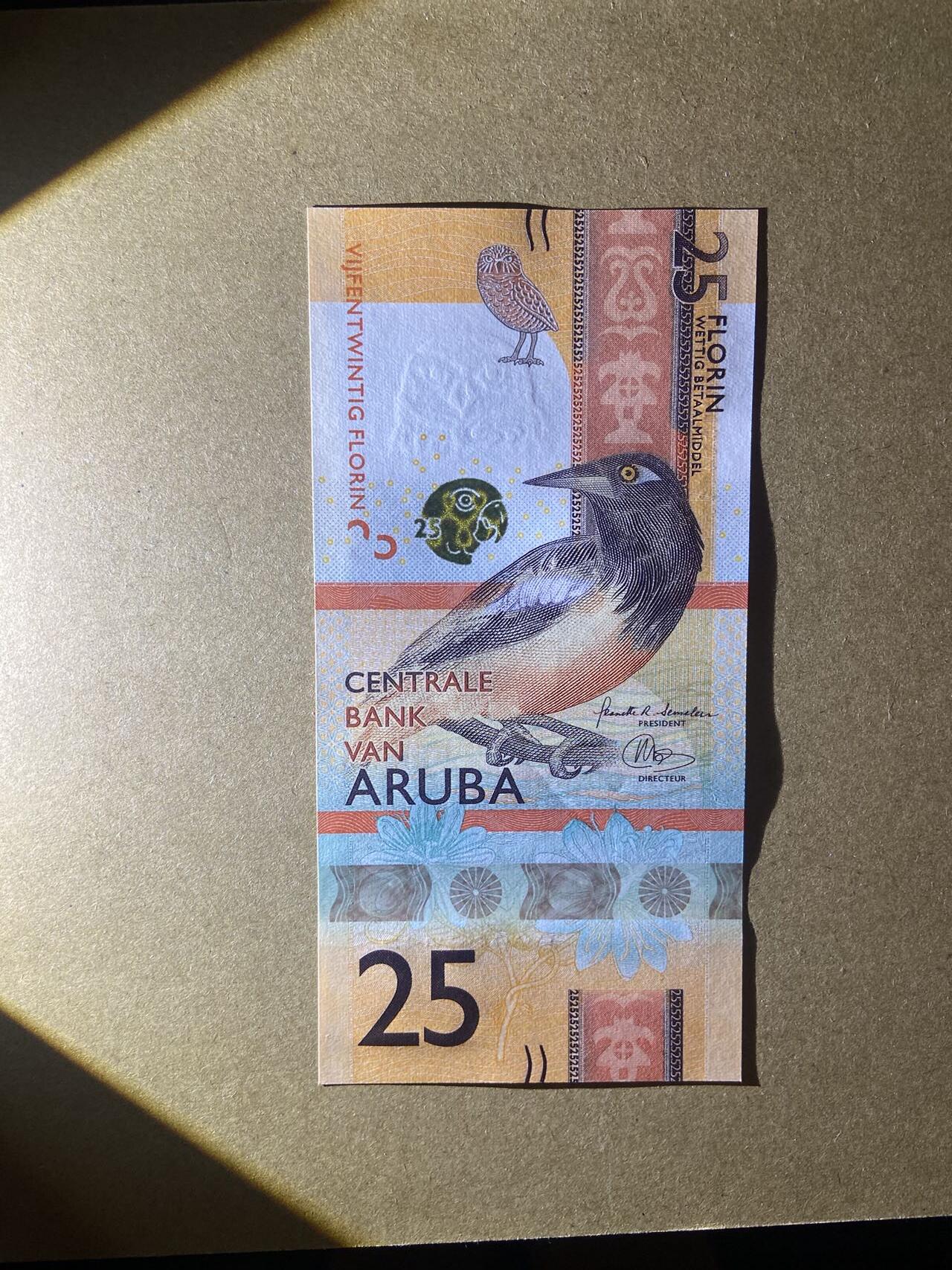 【炜奕收藏】，第十八期 荷属阿鲁巴25佛洛林，UNC品相，豹子号