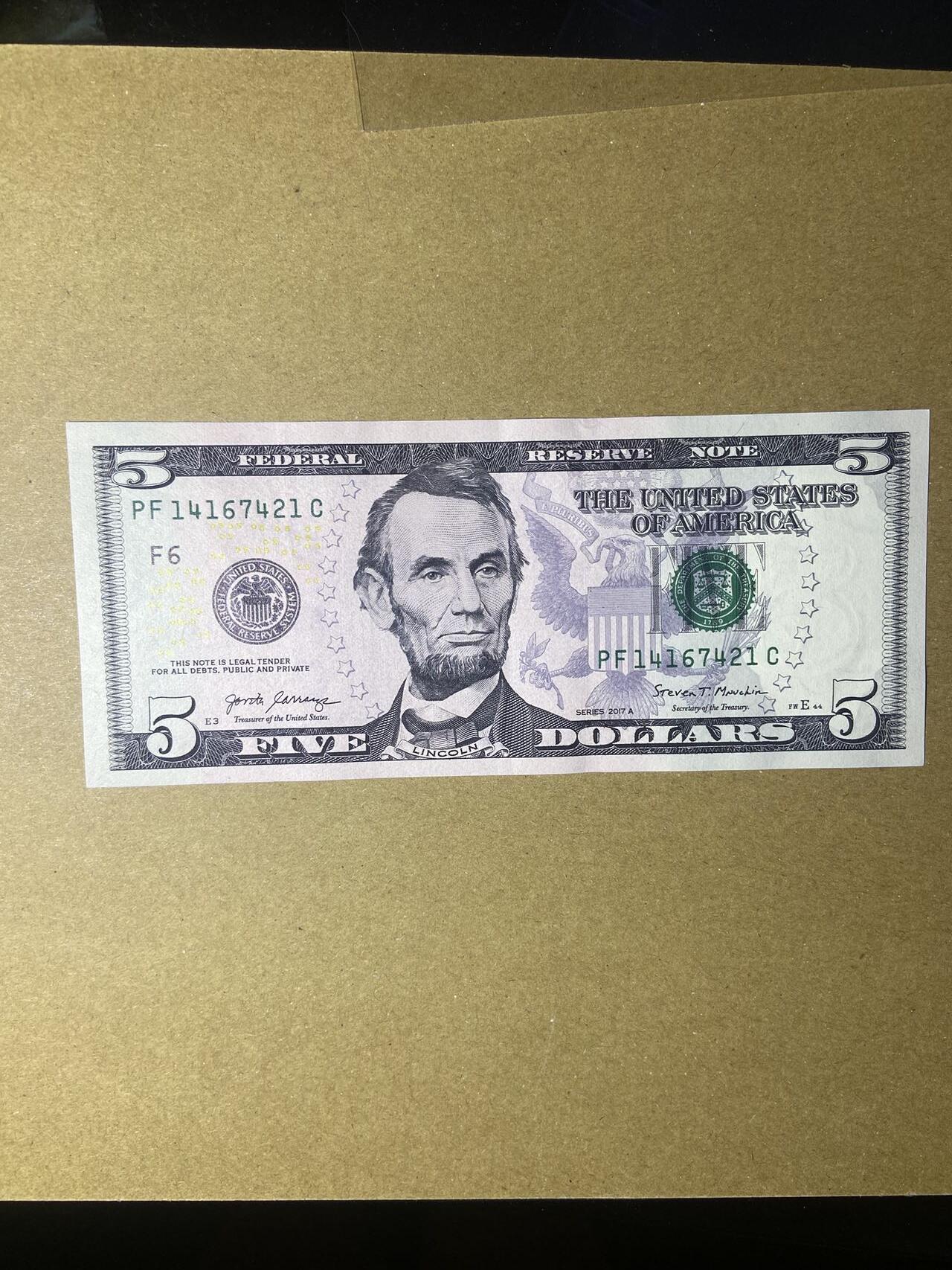 【炜奕收藏】，第十八期 5美元，UNC-品相，轻微软折
