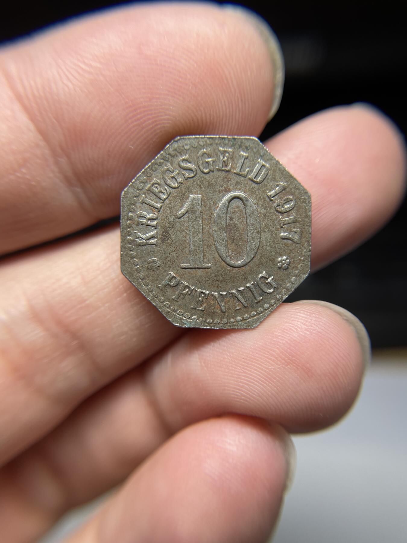 每日一拍，2024年集古藏今外币拍卖第十七期-第8场—（总第168拍），可以寄存60天，满160元包邮。 1917年德国紧急状态10芬尼八边形