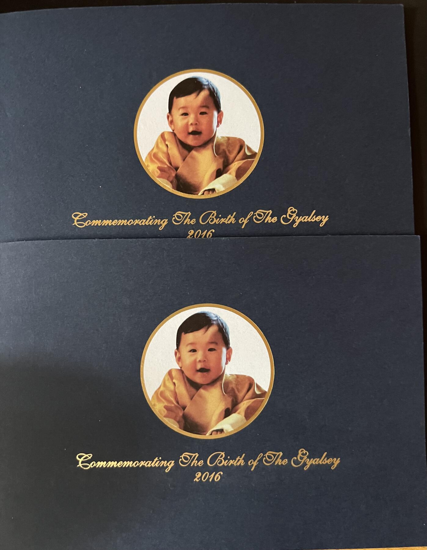 珑诚汇·乐淘淘 世界纸币拍卖 第32期 低佣场 不丹2016年纸币两张 100努尔特鲁姆 龙太子诞辰纪念钞 无四七靓号 原装册 全新UNC