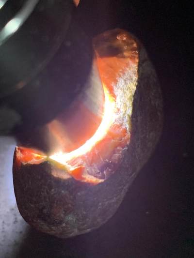 精美铁红皮冰飘开窗料南红玛瑙原石一颗 精美铁红皮冰飘开窗料南红玛瑙原石一颗