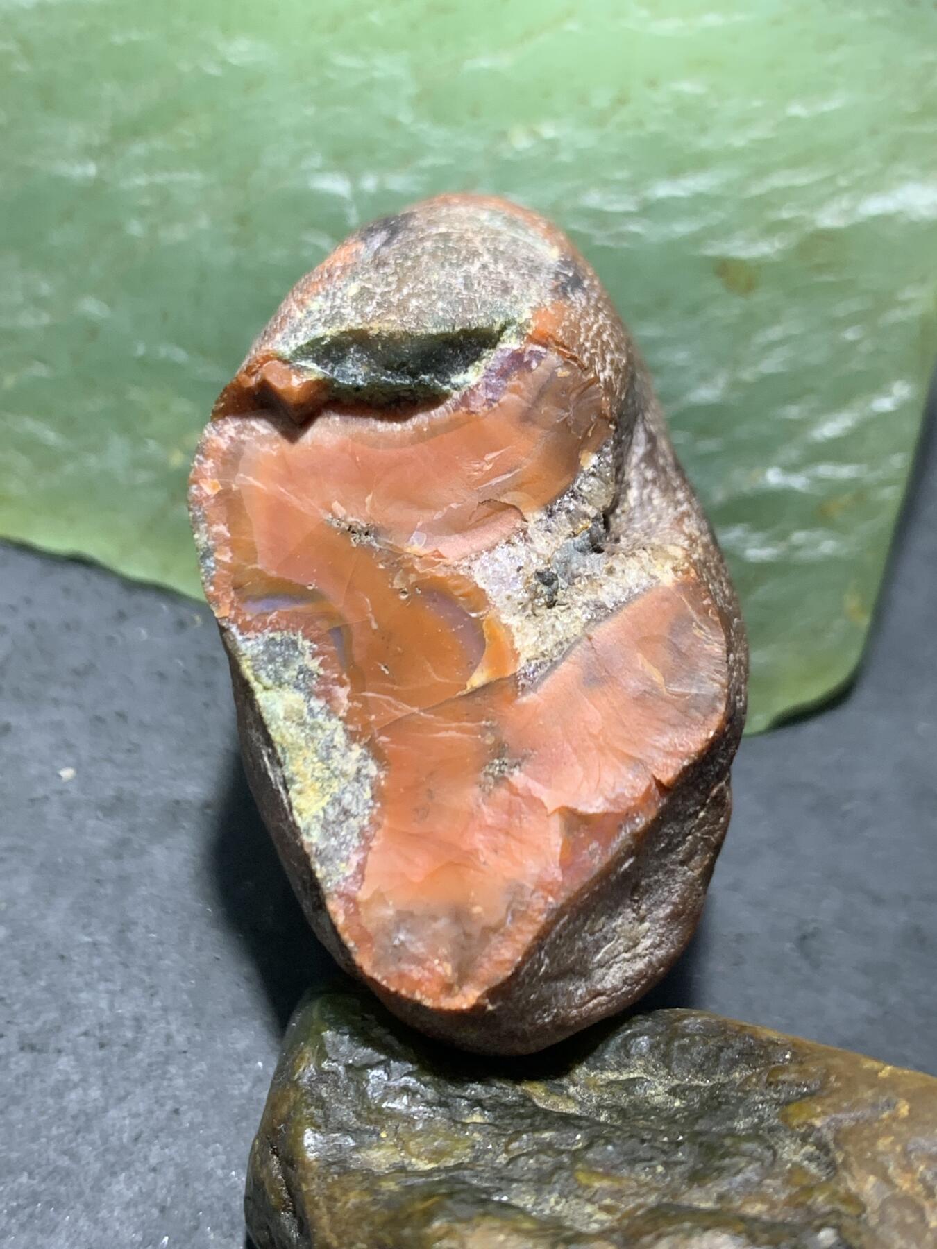 精美铁红皮冰飘开窗料南红玛瑙原石一颗
