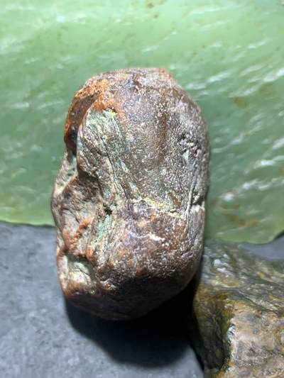 精美铁红皮冰飘开窗料南红玛瑙原石一颗 精美铁红皮冰飘开窗料南红玛瑙原石一颗