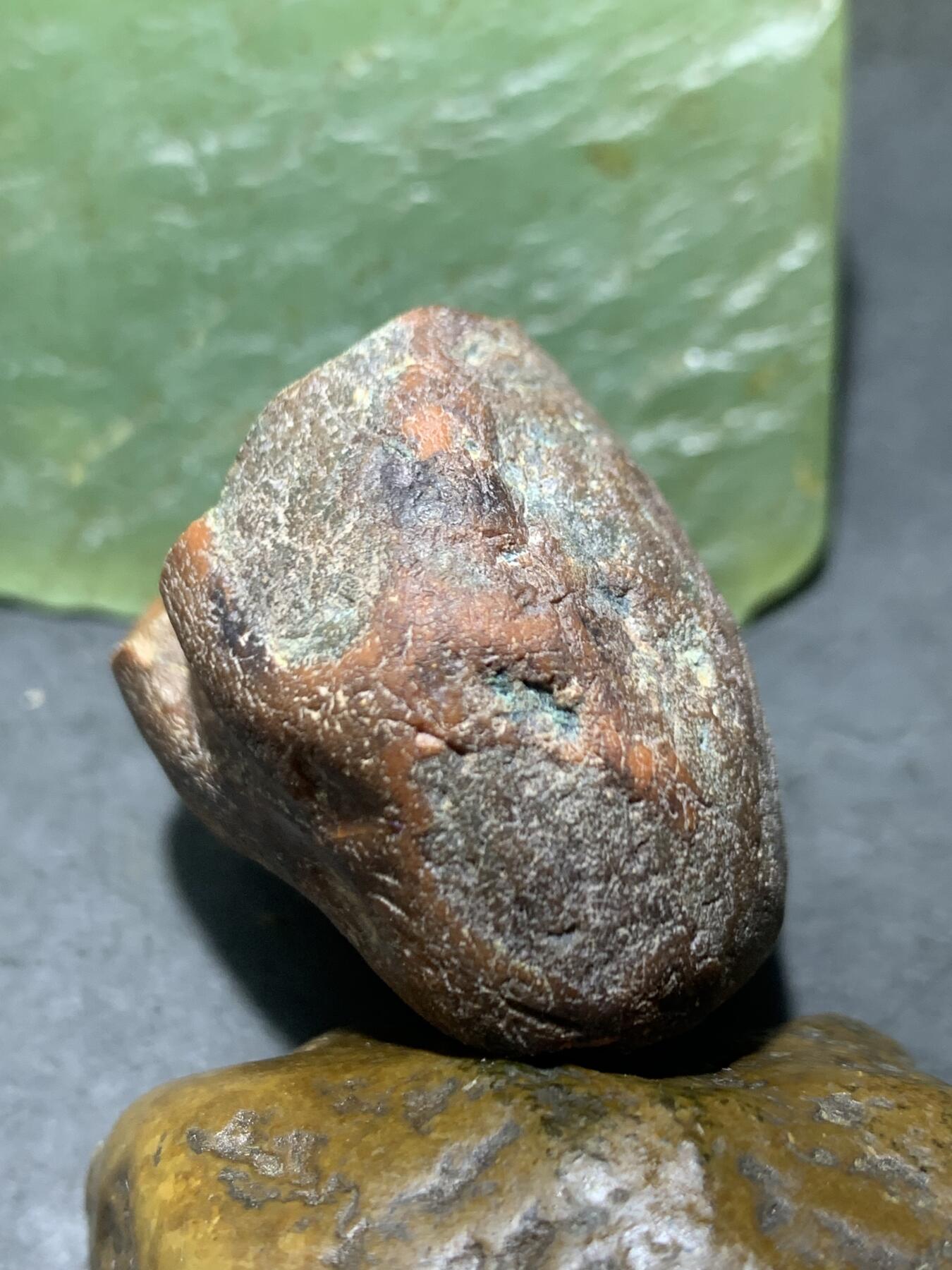 精美铁红皮冰飘开窗料南红玛瑙原石一颗