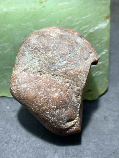 精美铁红皮冰飘开窗料南红玛瑙原石一颗 精美铁红皮冰飘开窗料南红玛瑙原石一颗