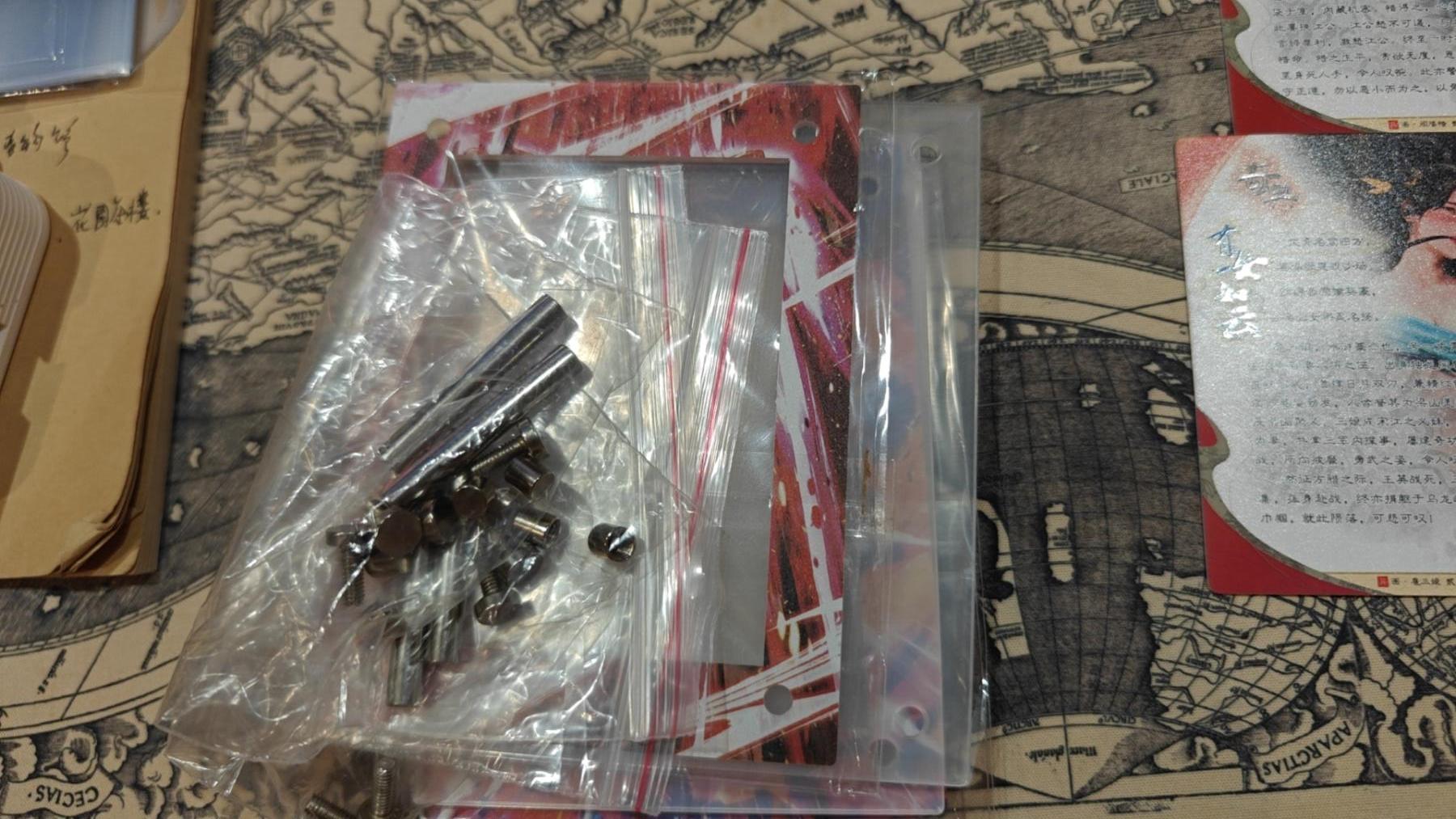 龍虎11（本店邮费8元，满120元或满5件包邮，不支持寄存服务，介意勿拍） 【原封】卡砖+卡砖粗闪卡 奇点-火影忍者 奇点卡砖摆件