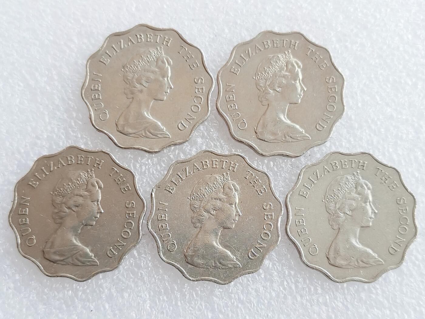 第一海外回流一元起拍收藏 散集专场 第136期. 香港两元硬币 1982年 5枚 花边花冠