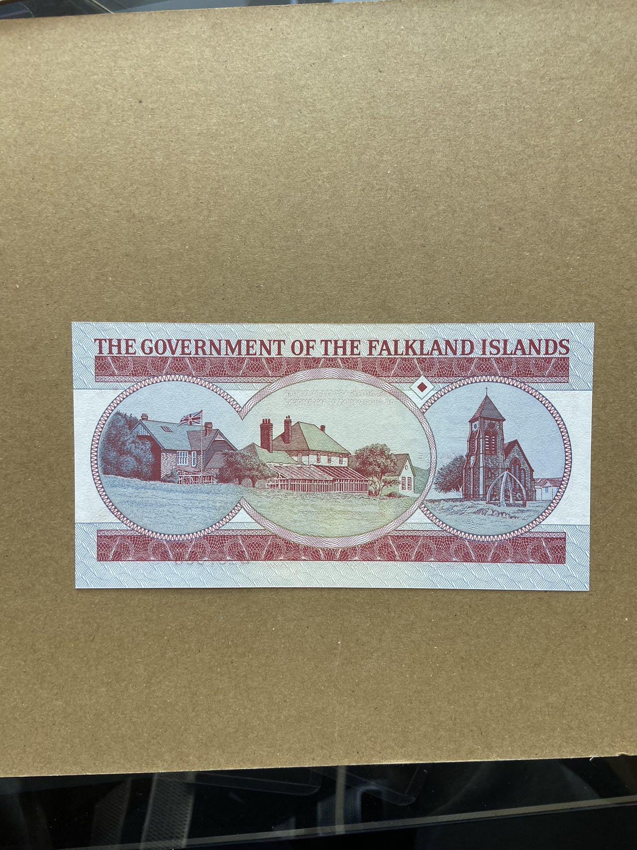 【炜奕收藏】，第十八期 福克兰群岛5磅，全新UNC品相，豹子号