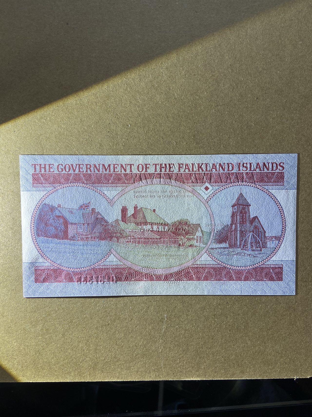 【炜奕收藏】，第十八期 福克兰群岛5磅，全新UNC品相，豹子号