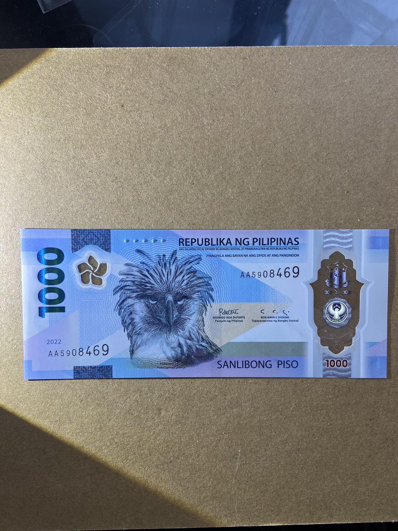 【炜奕收藏】，第十八期 菲律宾1000元塑料钞，UNC品相，AA冠，获奖钞