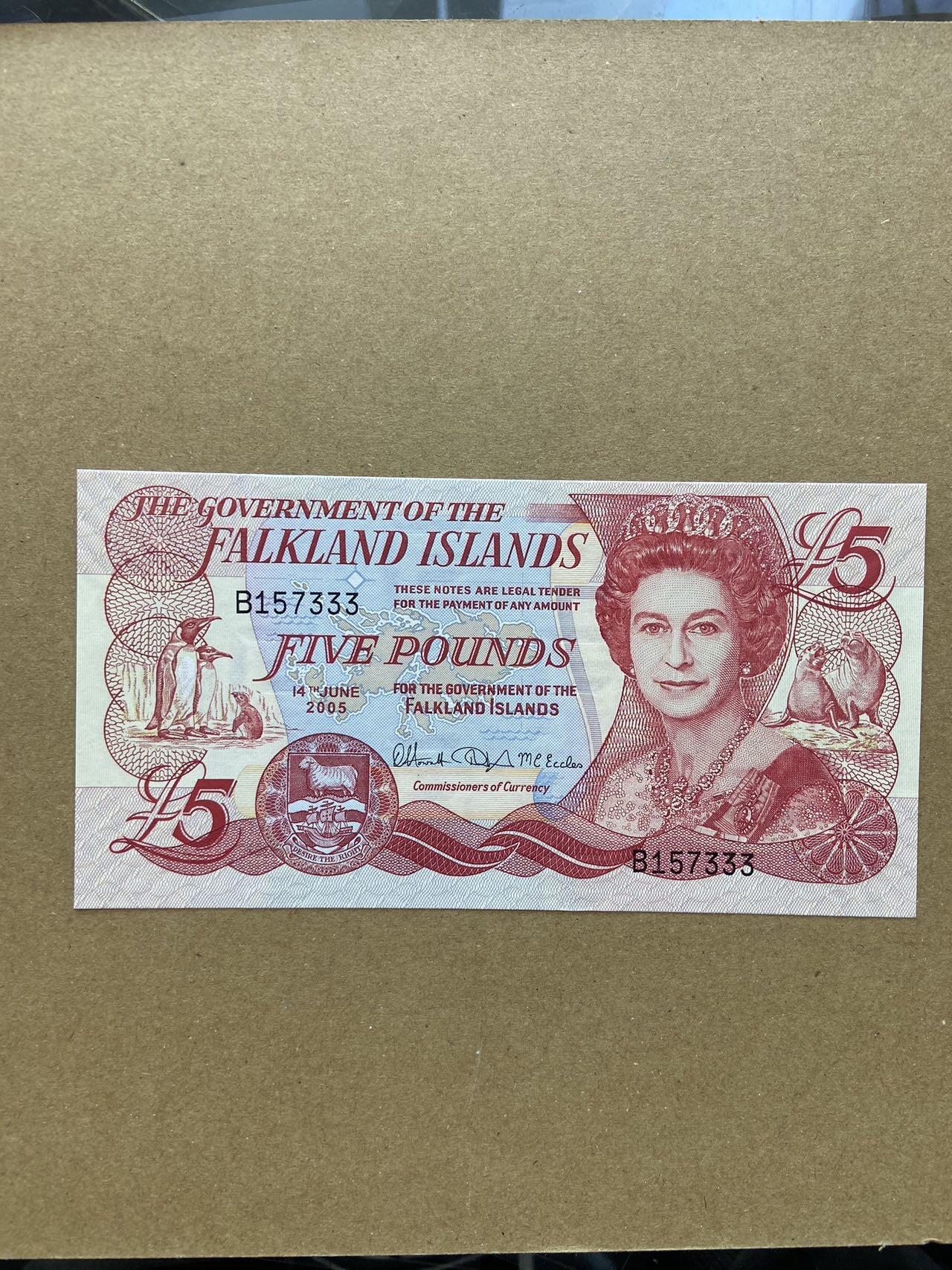 【炜奕收藏】，第十八期 福克兰群岛5磅，全新UNC品相，豹子号