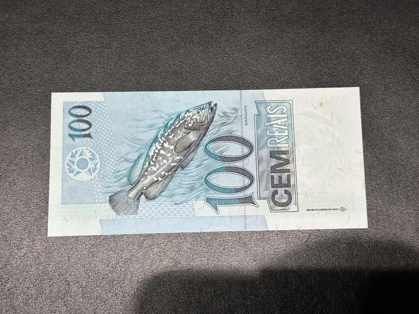 《外钞收藏家》第四百三十七期 巴西100旧版纸币（石斑鱼） UNC-，轻微受潮（有几处受潮点）