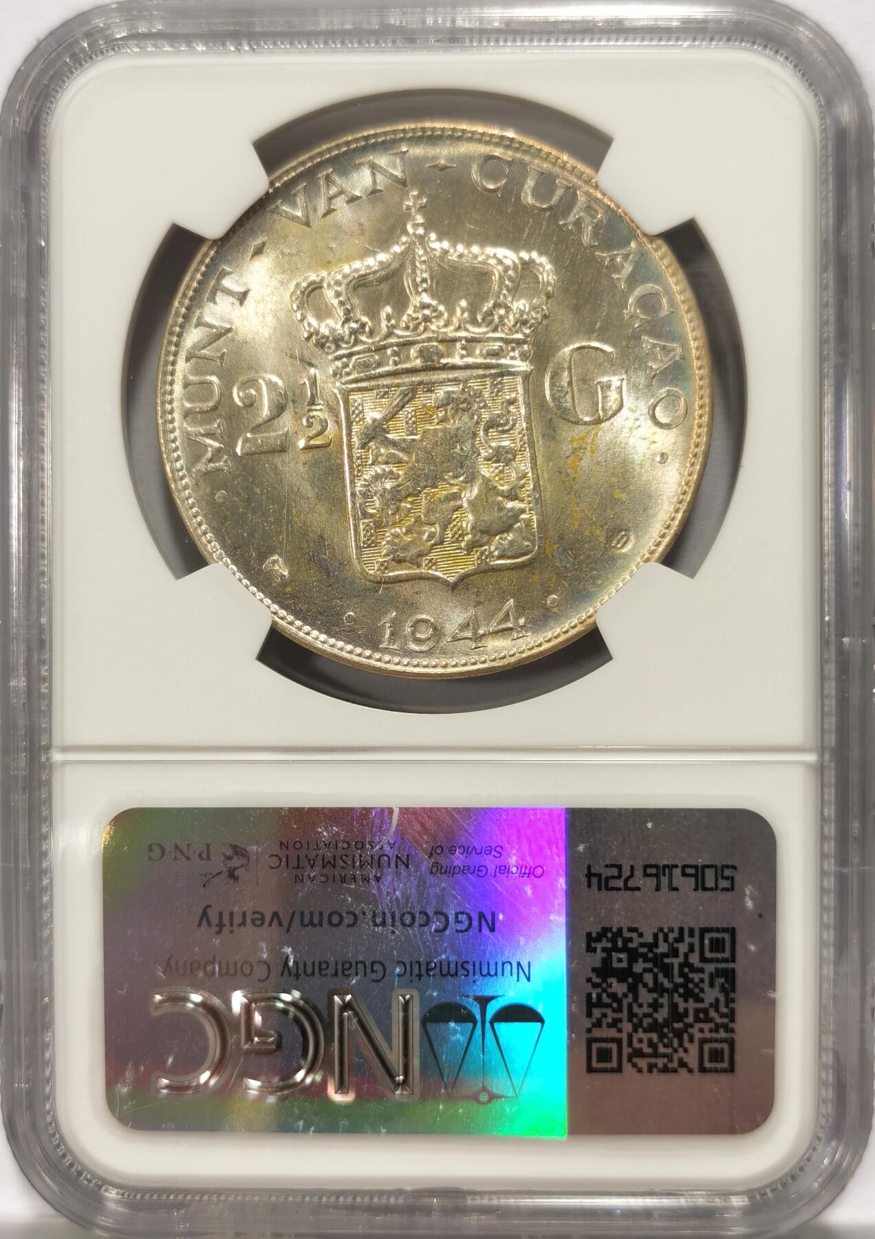 博洋堂世界钱币拍卖第099期（全场包邮） 1944年荷属库拉索威廉明娜2.5盾大银币NGC-MS64，原汁原味老包浆，包浆醇厚，币面清爽干净又漂亮，状态一流。