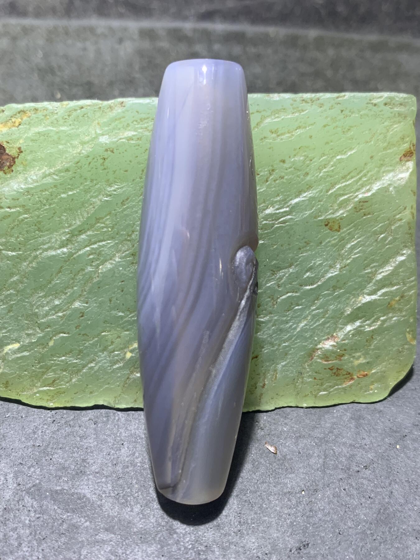 精美高玉化天眼纹巴西玛瑙手工俏色巧雕龙猫大桶珠（把件）一个