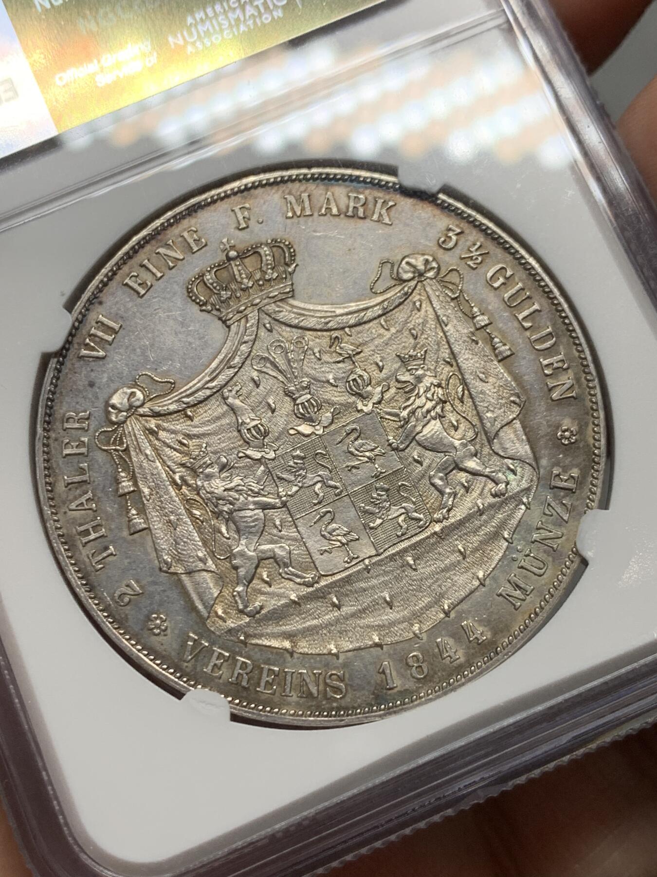 《竞宝斋》第326场 周日，周一，2场连拍 （全场包邮） 唯一 冠军分 NGC MS61 德国 1844年 罗斯纹章2泰勒 37克的大银币 发行量仅3000枚 小邦顶级品种 值得收藏