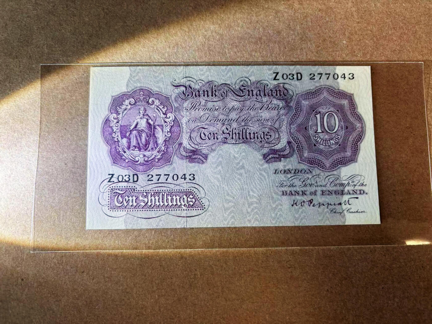 【Blue Auction】✨世界纸币精拍第576期【精】 英国 A序列10先令 紫色版 UNC-