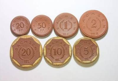 7枚套 德国德紧萨克森1921年著名陶币（镶金边3枚） 带原盒 - 7枚套 德国德紧萨克森1921年著名陶币（镶金边3枚） 带原盒