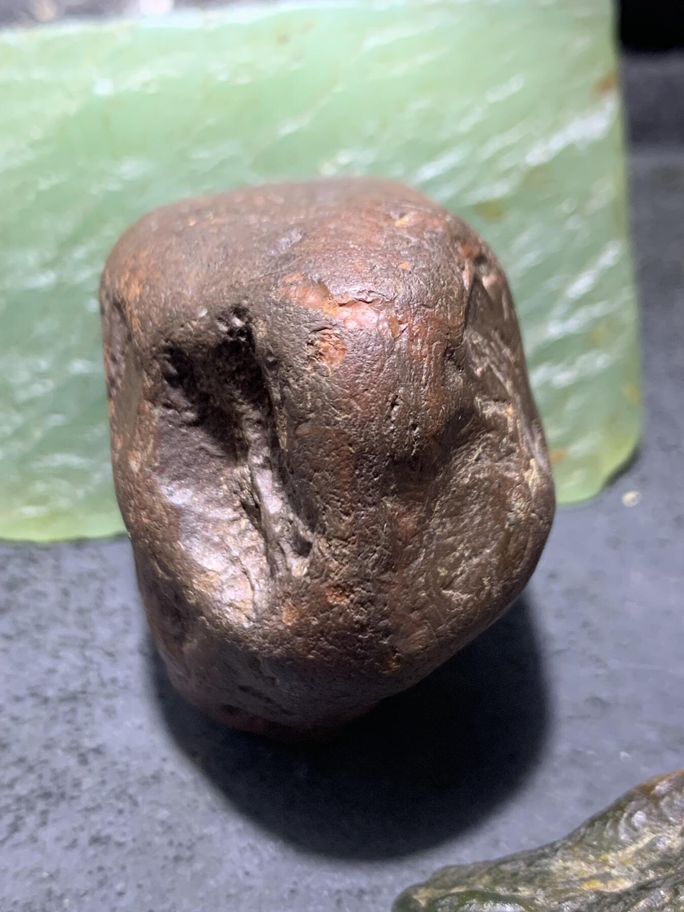 精美开窗料铁皮南红玛瑙原石一颗，