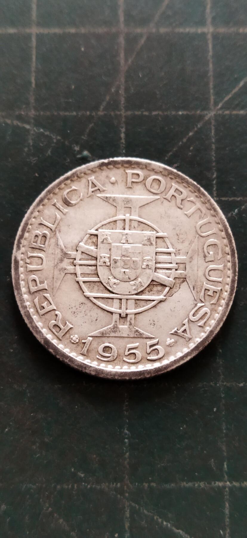 外国硬币初藏2024年第18场 葡属莫桑比克10埃斯库多银币，1955年。