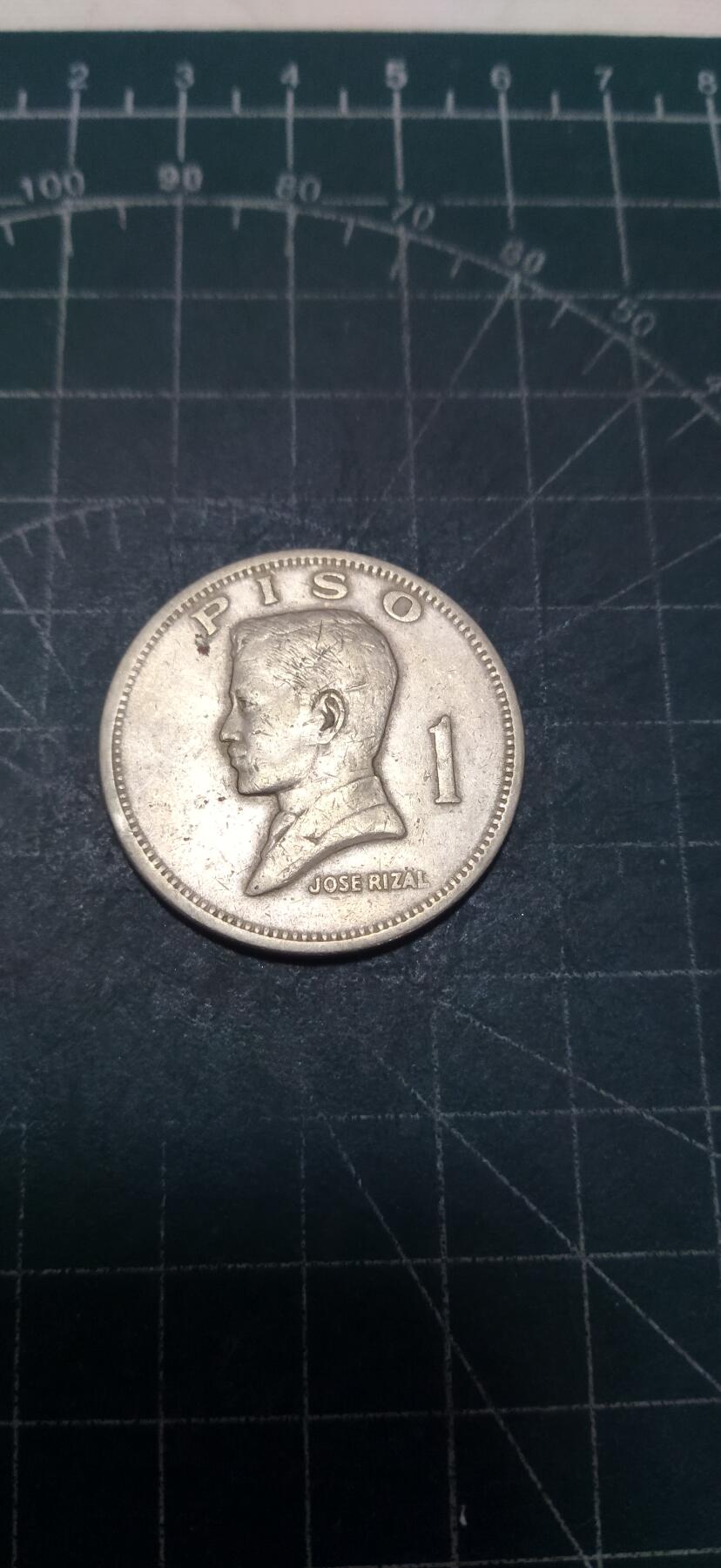 外国硬币初藏2024年第18场 菲律宾1比索大镍币1972年直径33.5mm。