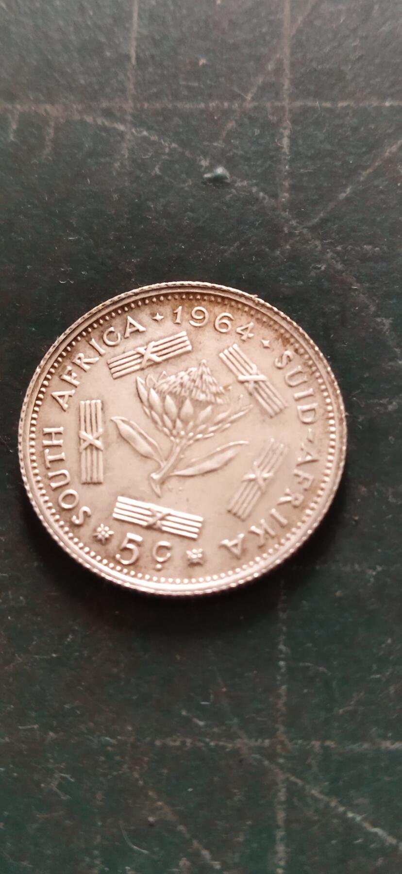 外国硬币初藏2024年第18场 南非5分银币1964年未用。