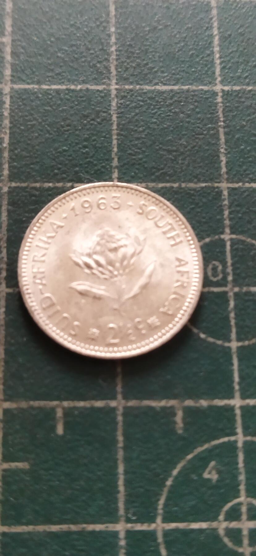外国硬币初藏2024年第18场 南非2.5分银币1963年未用。