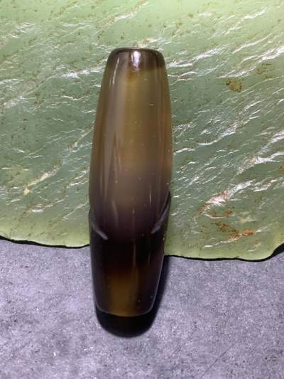 精美亚光高玉化天地巴西玛瑙手工俏色巧雕无相佛意境桶珠一个！ 精美亚光高玉化天地巴西玛瑙手工俏色巧雕无相佛意境桶珠一个！