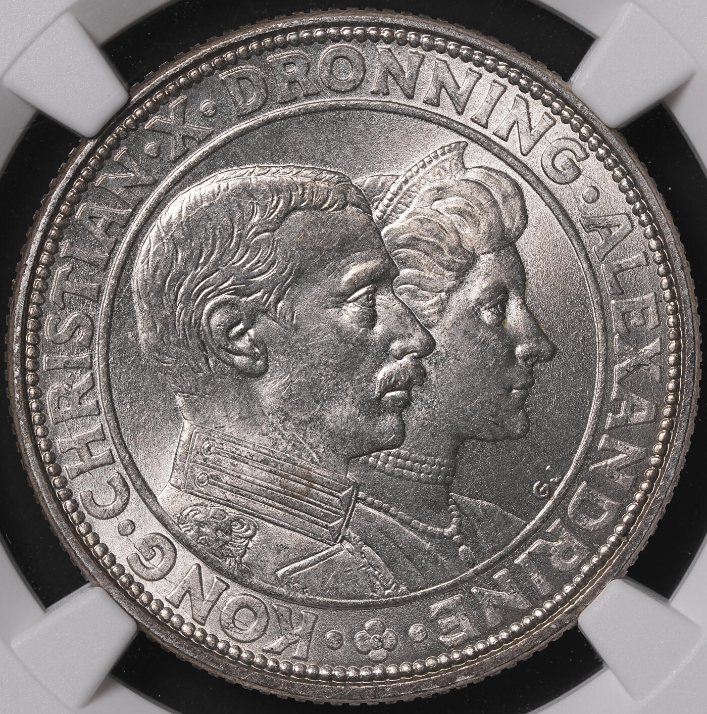 修遠堂世界钱币第四十七期 全场包邮 NGC MS66 1923年丹麦国王银婚纪念2克朗银币