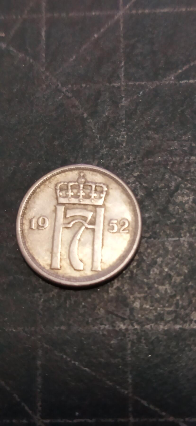 外国硬币初藏2024年第18场 挪威10欧尔镍币1952年。