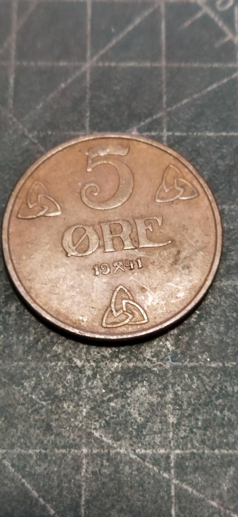 外国硬币初藏2024年第18场 挪威5欧尔铜币1941年直径27mm。
