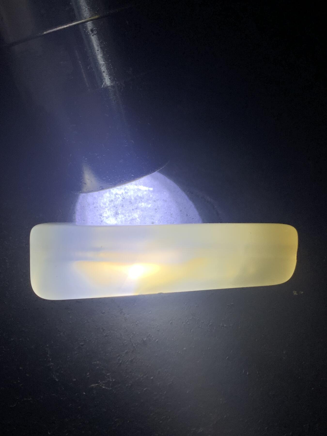 精美高玉化亚光海洋玉髓手工俏色巧雕苦修人意境三棱桶珠一个！