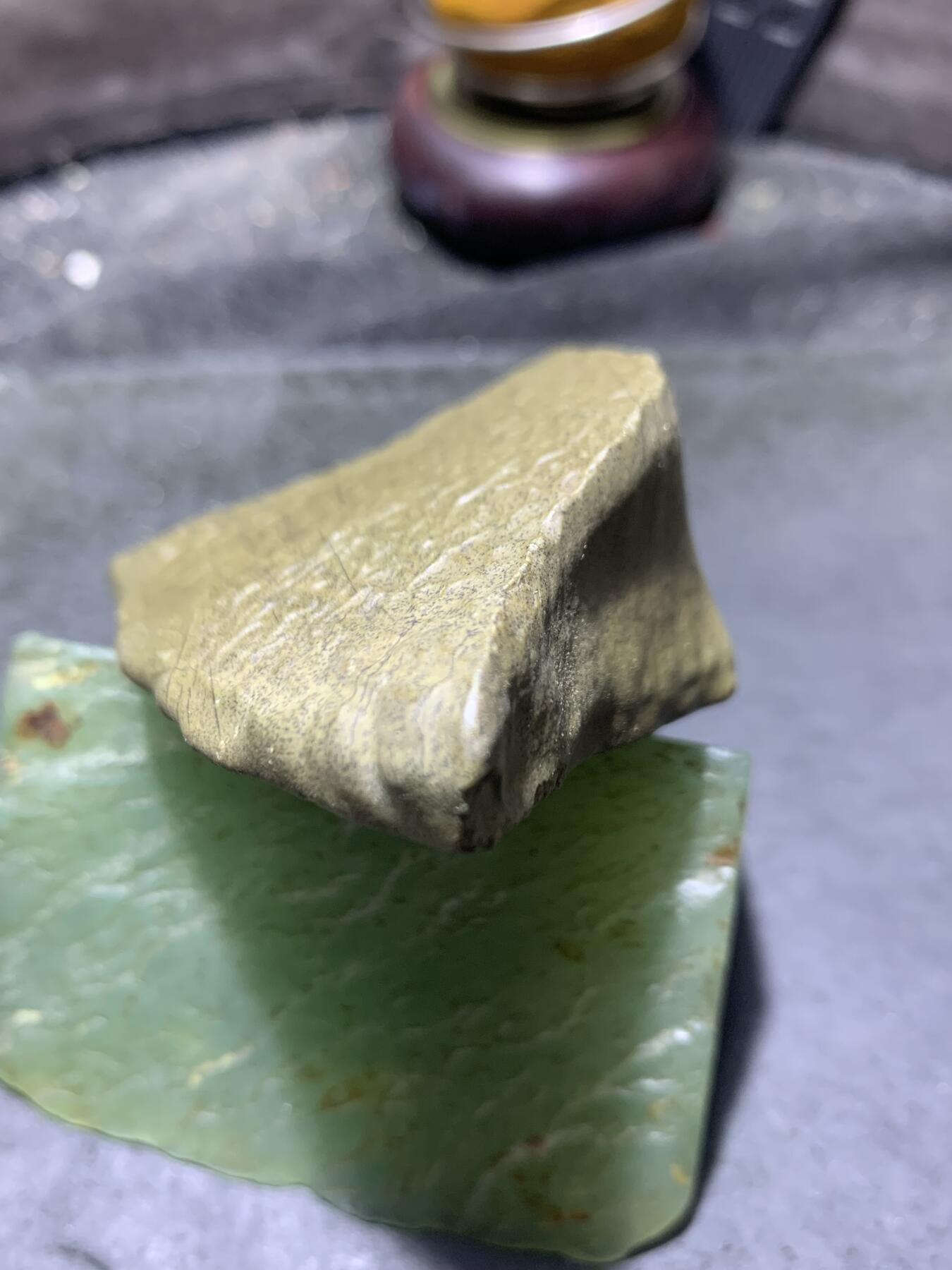 放福利，精美新疆皱皮绿泥石原石把件（镇纸，摆件）一块