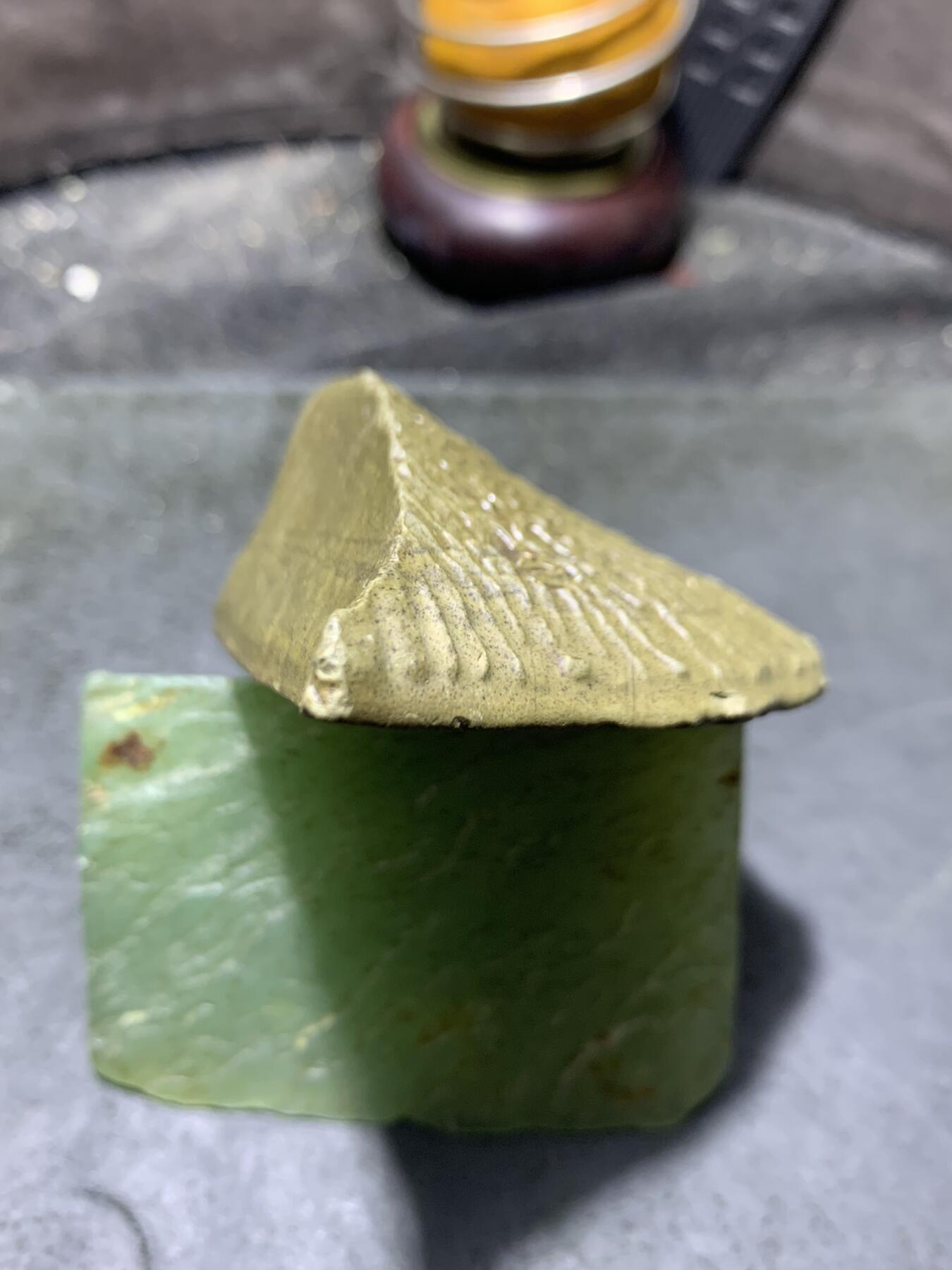 放福利，精美新疆皱皮绿泥石原石把件（镇纸，摆件）一块