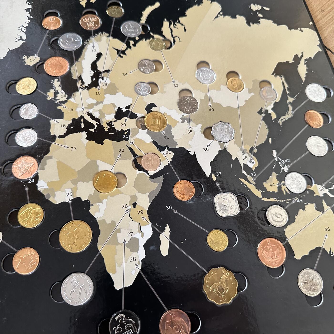 🌹外币初藏🌹🐯第100场 感谢诸友支持捧场！本期全场包邮！ 日本产硬币50国纪念册 可拆卸把玩 超大本