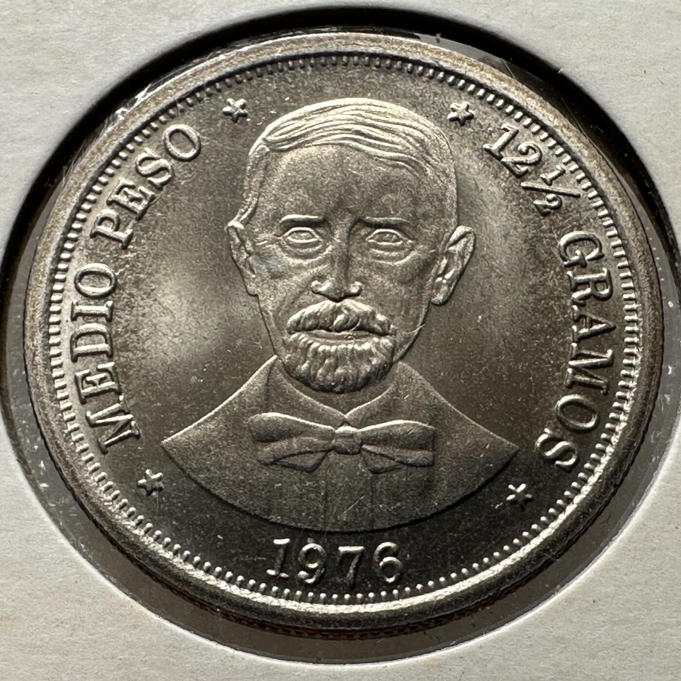 🌹外币初藏🌹🐯第100场 感谢诸友支持捧场！本期全场包邮！ 多米尼加1976年胡安百年1/2比索纪念币