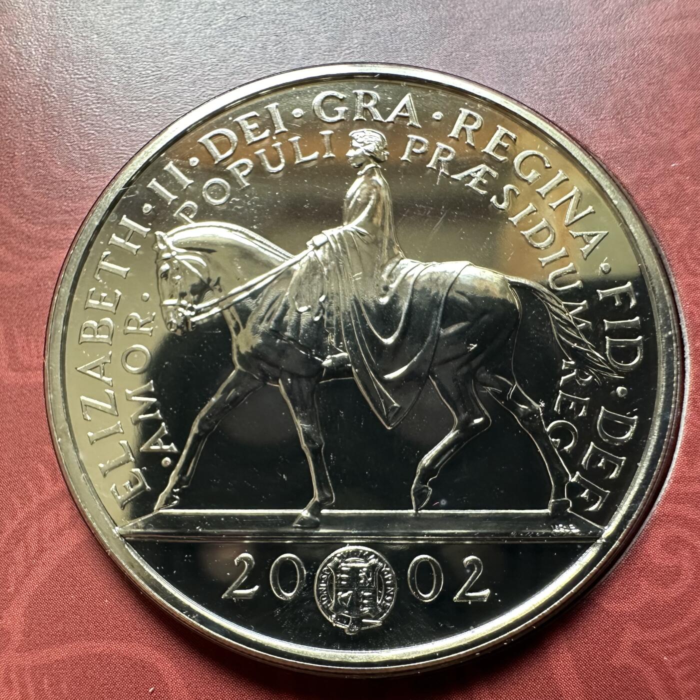 🌹外币初藏🌹🐯第100场 感谢诸友支持捧场！本期全场包邮！ 英国2002年女王登基50周年5镑纪念币