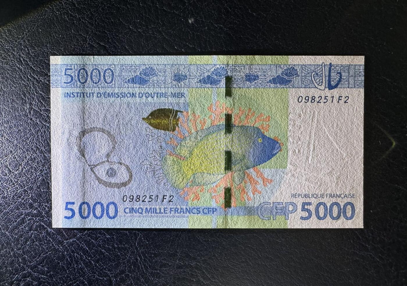 收藏联盟Quantum Auction 第392期拍卖  法属太平洋2014年5000法郎 品相全新UNC 号码全程无347  稀少
