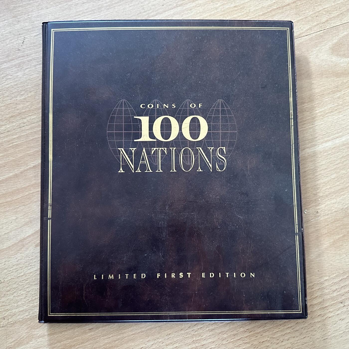 🌹外币初藏🌹🐯第100场 感谢诸友支持捧场！本期全场包邮！ 海外版百国硬币纪念册 有高值币比国内的好的多
