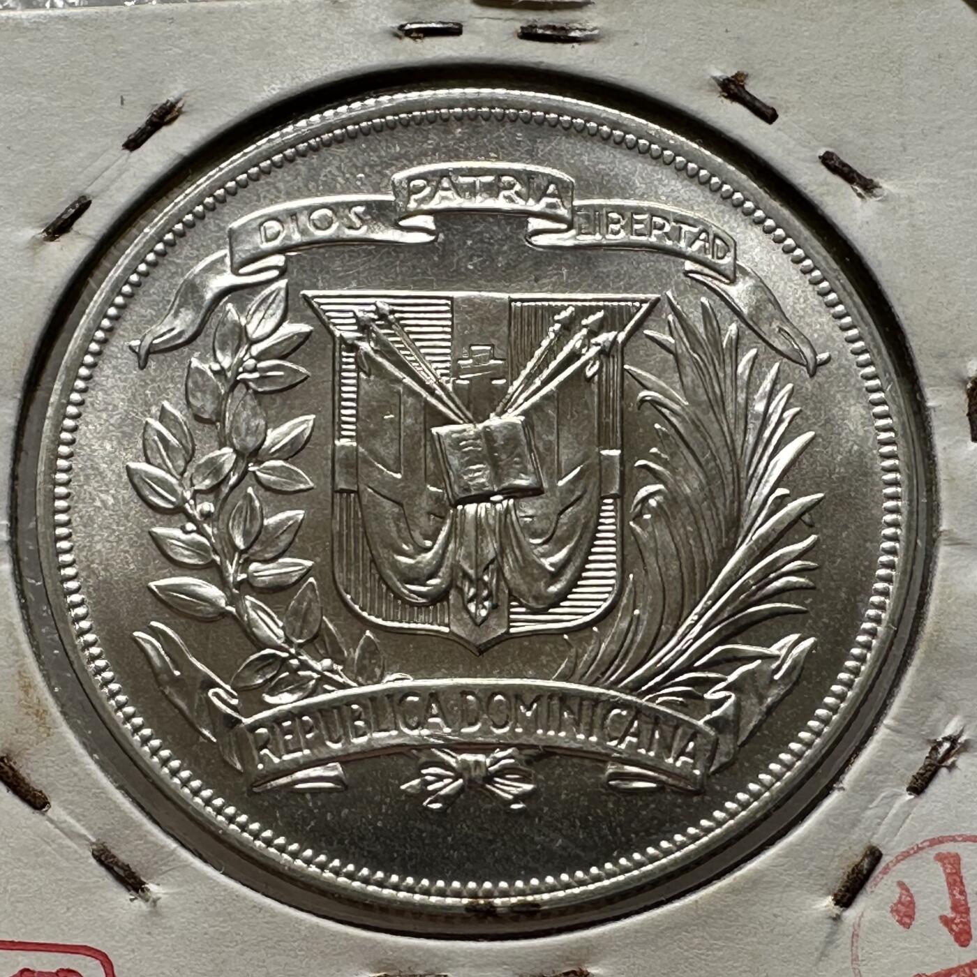 🌹外币初藏🌹🐯第100场 感谢诸友支持捧场！本期全场包邮！ 多米尼加1974年加勒比运动会一比索银币 26.7克90%银38毫米