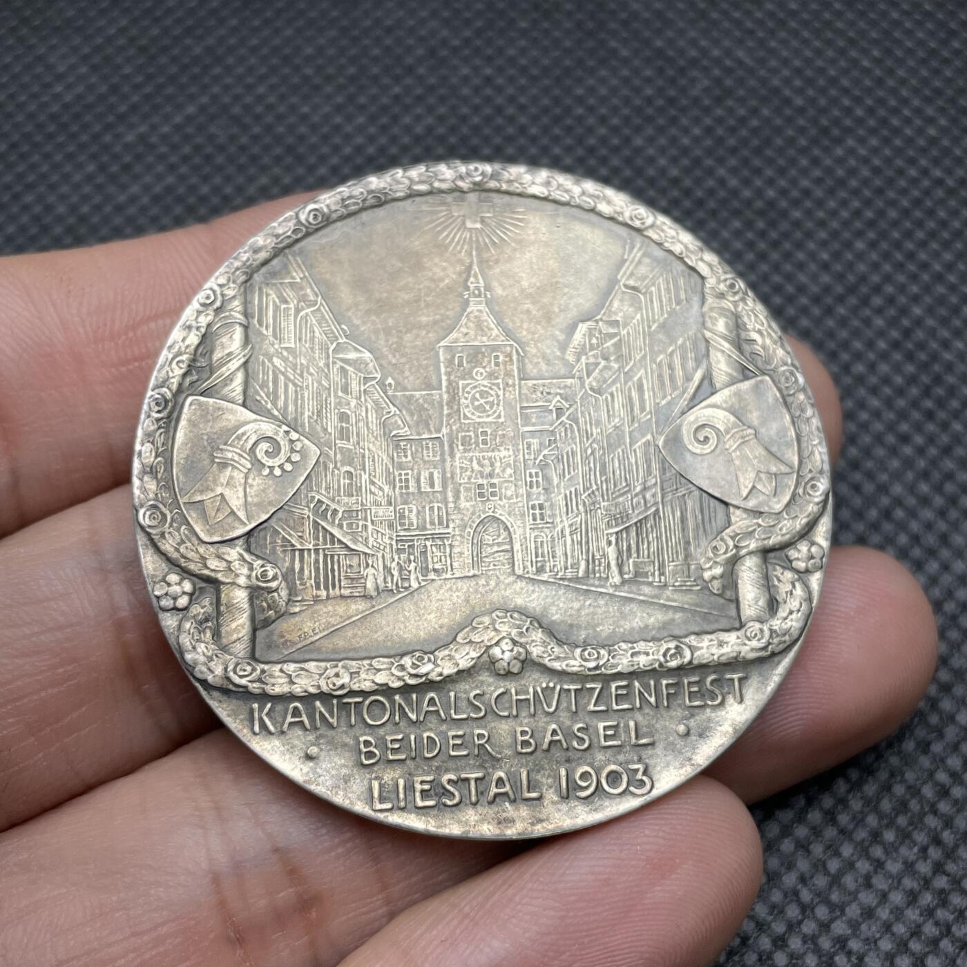「木头集藏」章牌专场-第50期 Hans Frei～1903年瑞士利斯塔尔射击节银章，直径：45mm，38 g，少见品种。