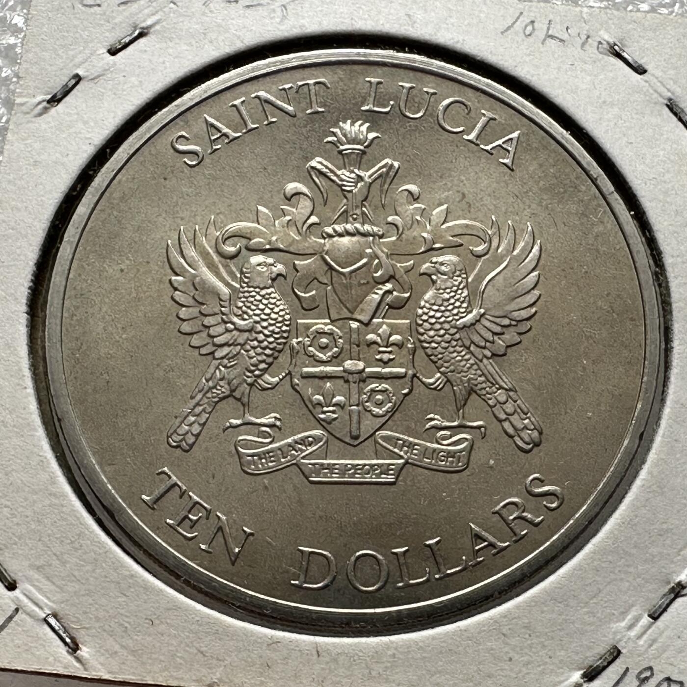 🌹外币初藏🌹🐯第100场 感谢诸友支持捧场！本期全场包邮！ 圣卢西亚1982年圣徒之战¥10纪念币 克朗型