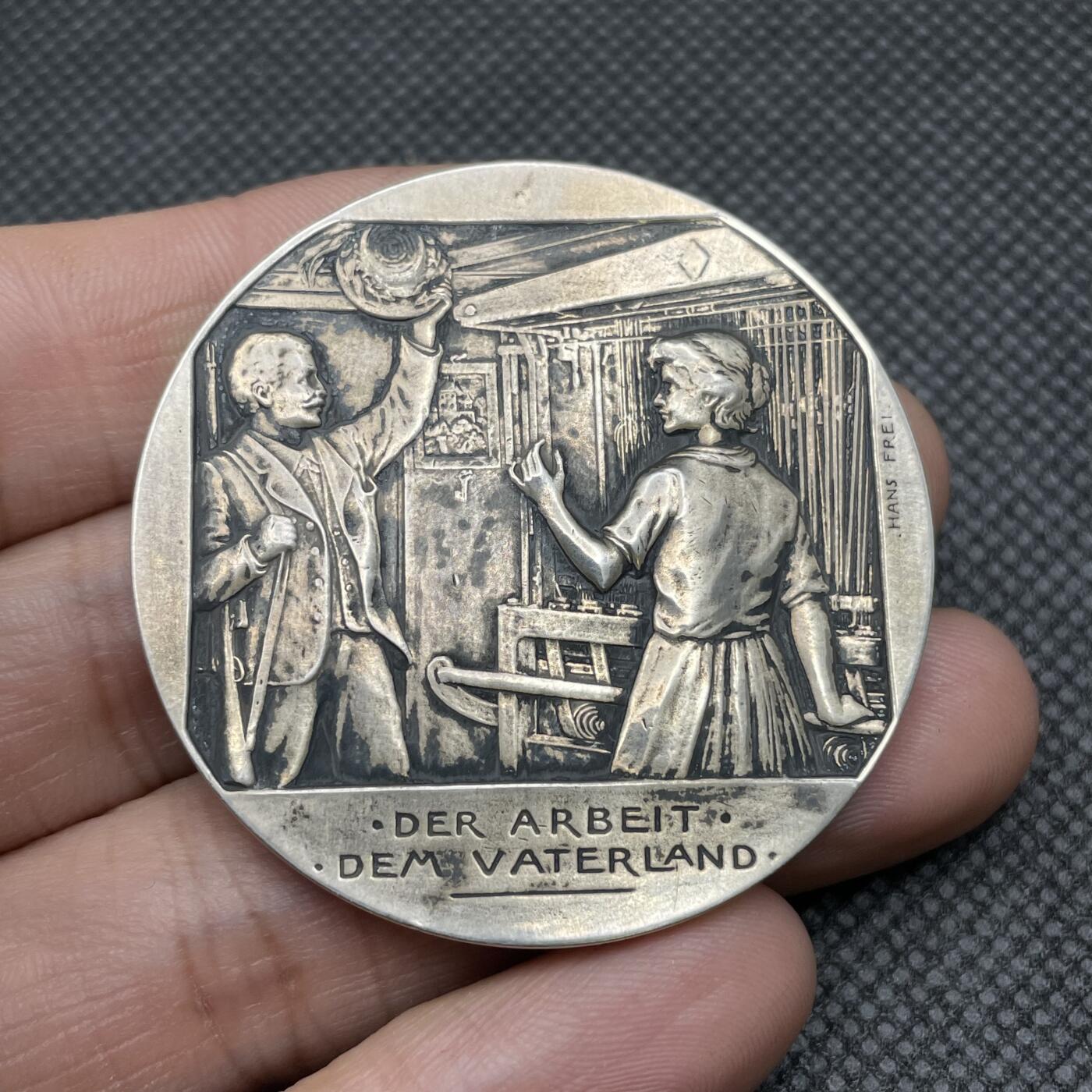 「木头集藏」章牌专场-第50期 Hans Frei～1903年瑞士利斯塔尔射击节银章，直径：45mm，38 g，少见品种。