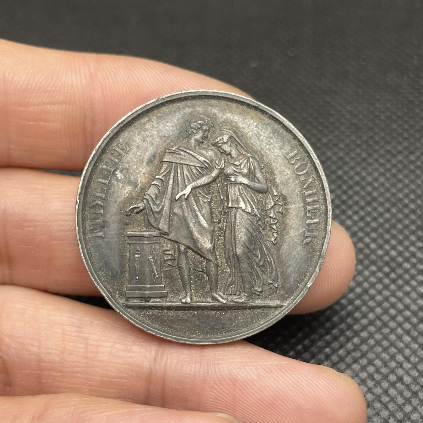 「木头集藏」章牌专场-第50期 法国婚礼银章  直径：33.5 mm，15.5 g，边铭：手指 ARGENT （1845-1860年）