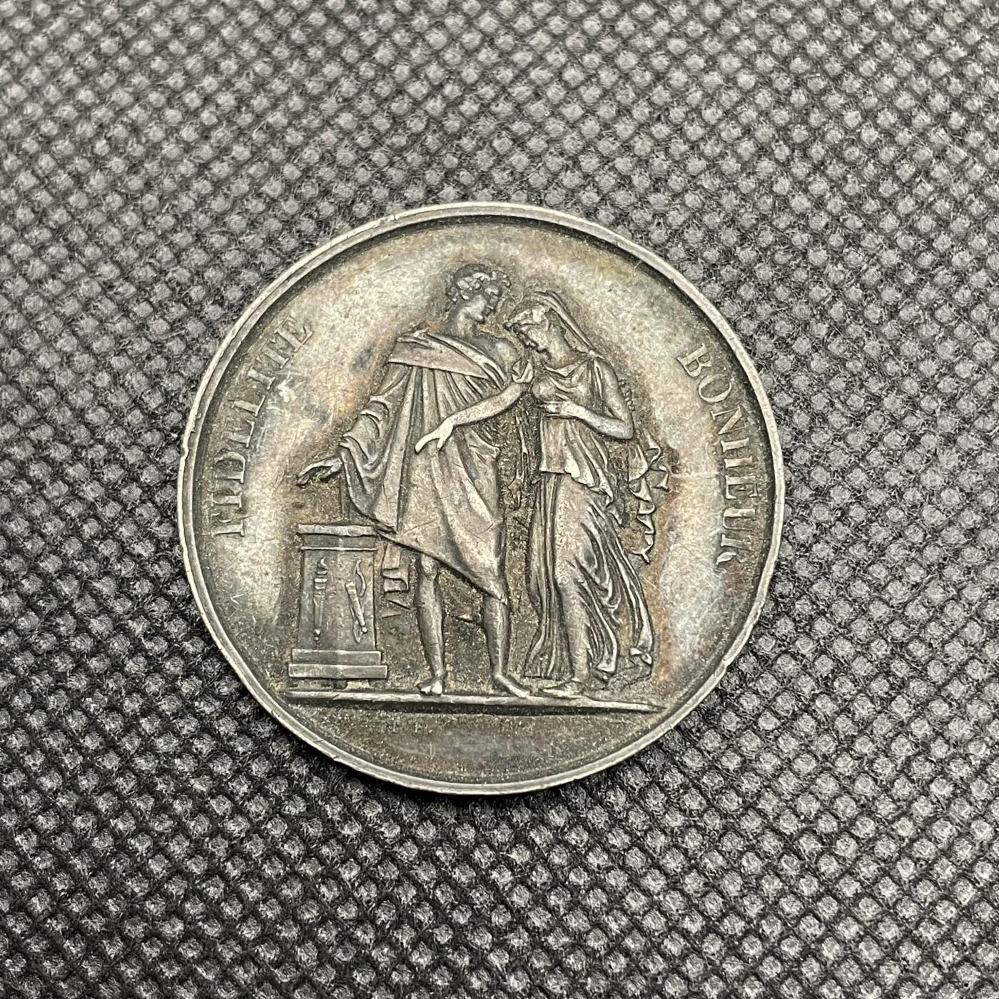 「木头集藏」章牌专场-第50期 法国婚礼银章  直径：33.5 mm，15.5 g，边铭：手指 ARGENT （1845-1860年）