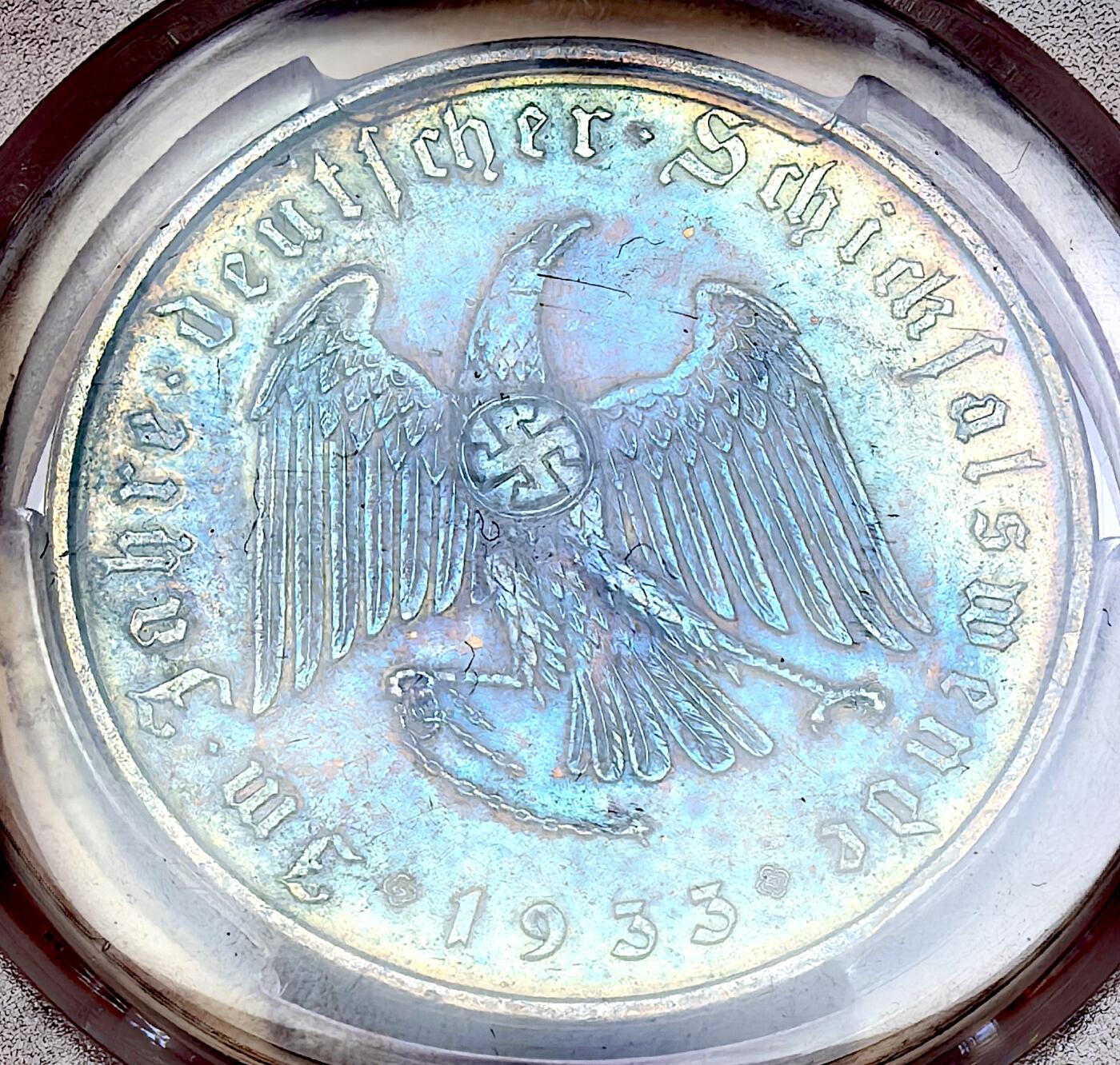 凡希社世界钱币微拍第二百九十期 1933德国元首像挣脱锁链纪念银章PCGS-SP58，孔雀蓝五彩。(视频参考)